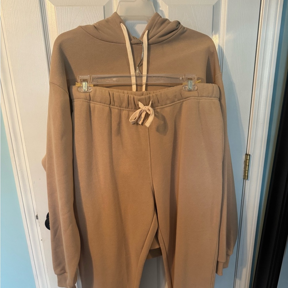 Forever 21 Tan Hoodie and Sweatpants Set
